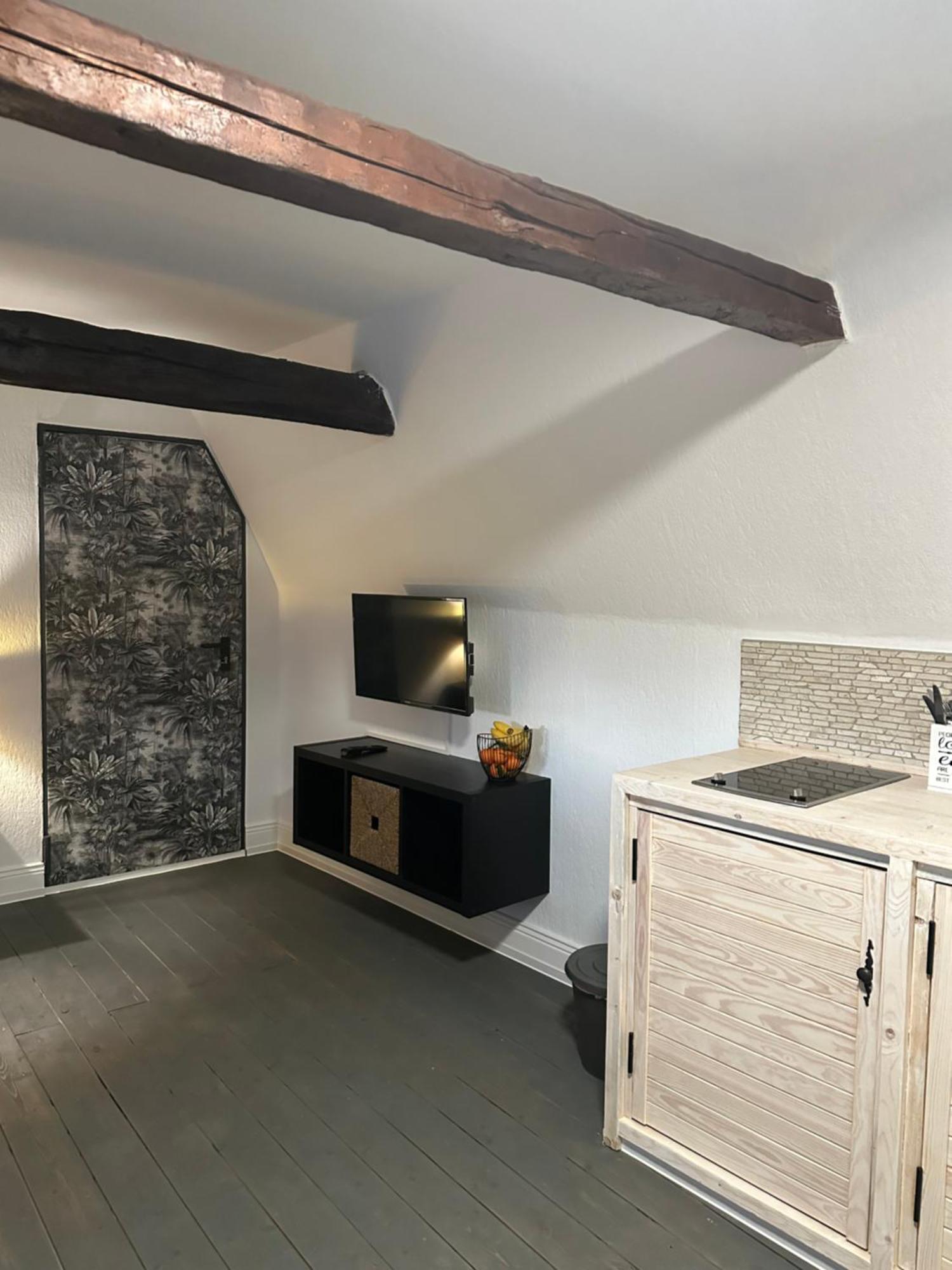 Urlaub Im Historischen Muellerhaus, Dachgiebel Appartement Lübeck Buitenkant foto